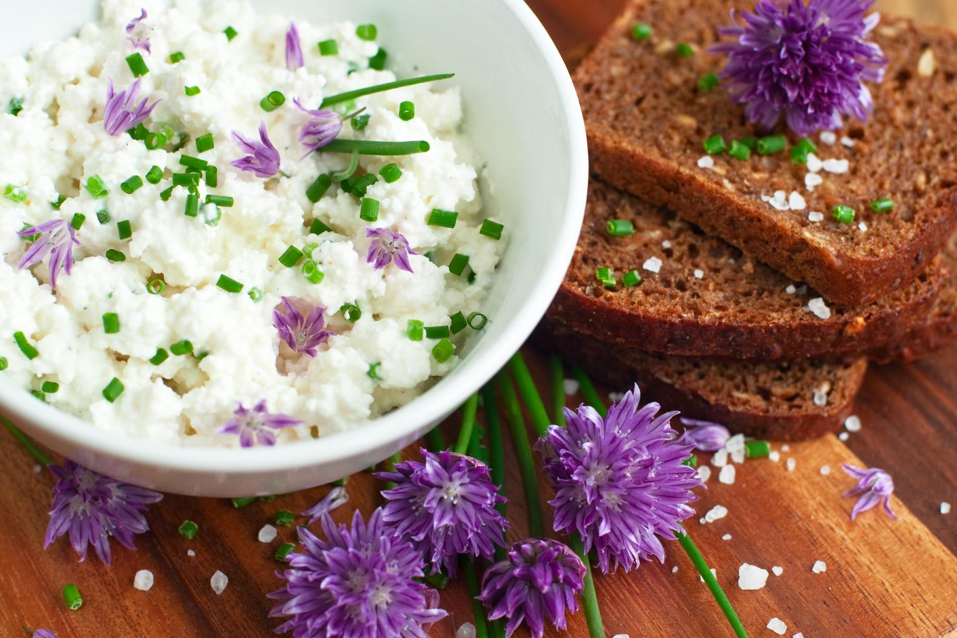 chive-flowers-eat-them