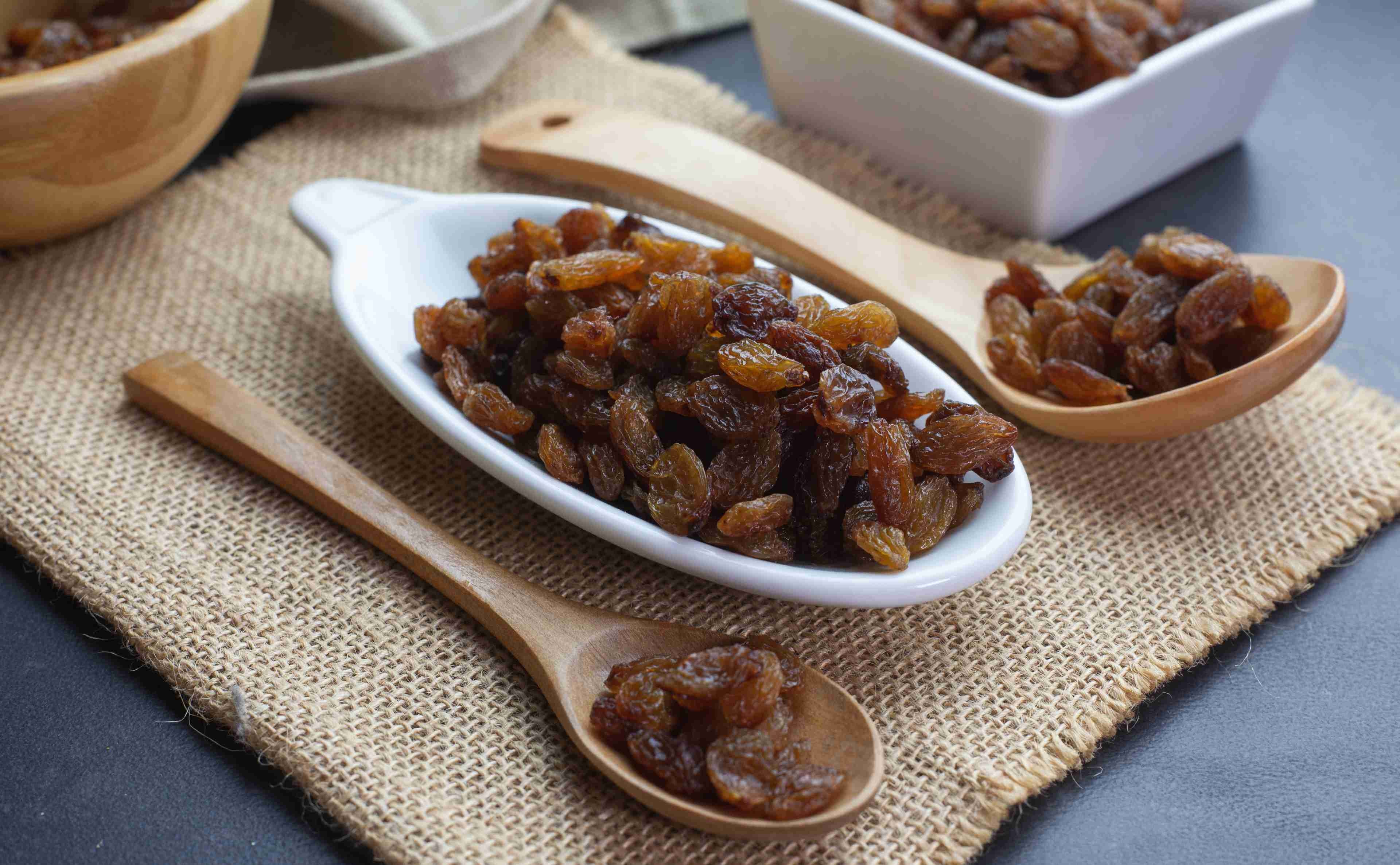 currants-vs-raisins