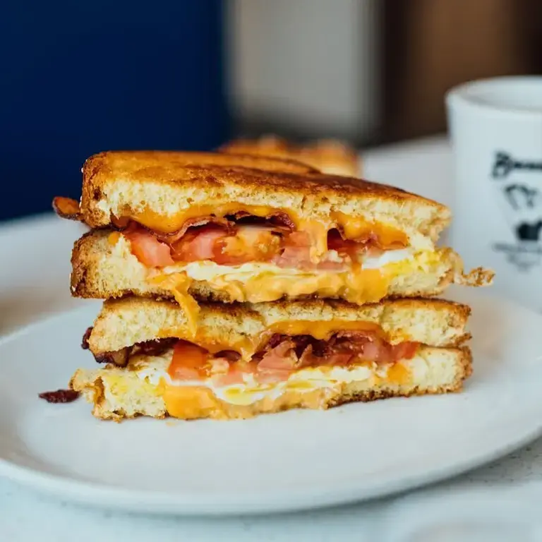 Toasted sandwich at Beautys in Montréal.