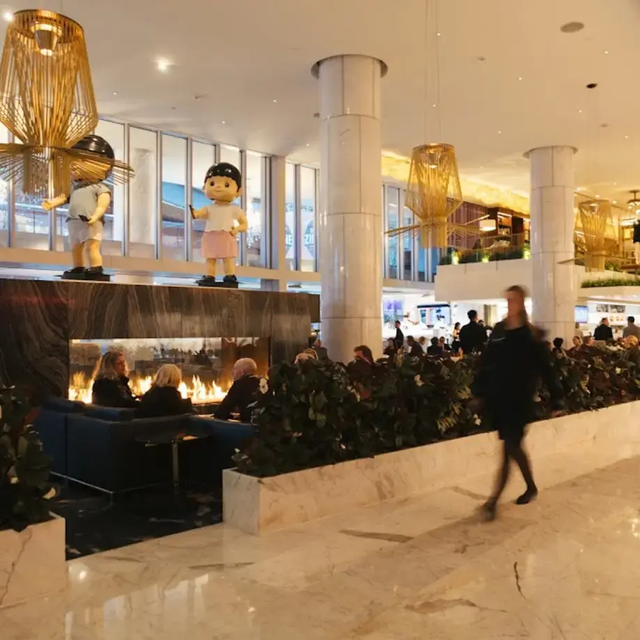 THE LOBBY LOUNGE &amp; RAWBAR