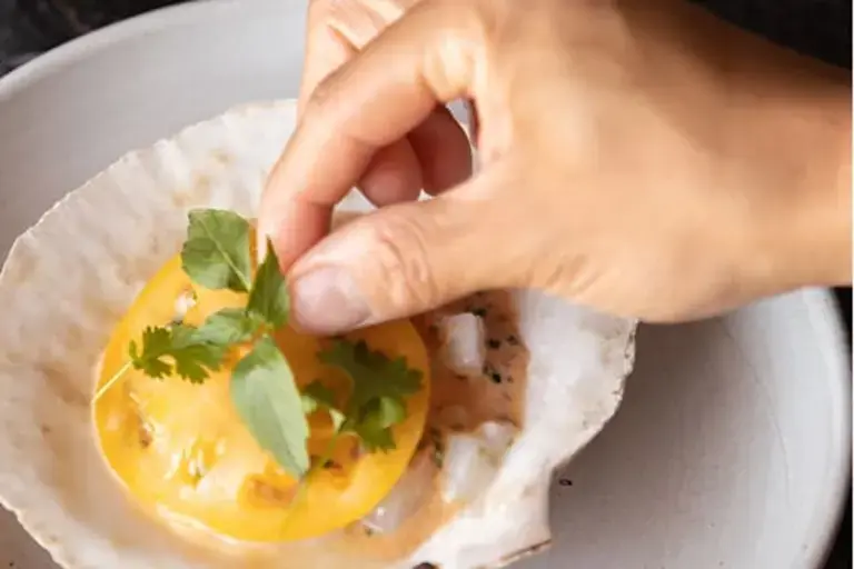 garnishing dish