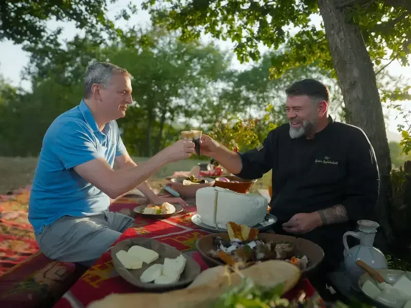 Phil Rosenthal Season 8