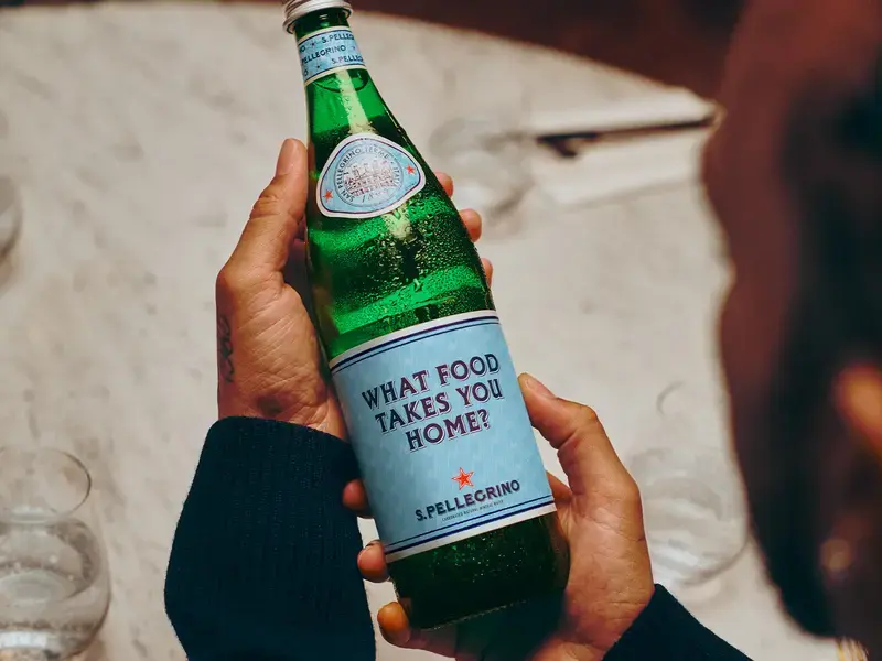 S.Pellegrino bottle: Spark campaign.