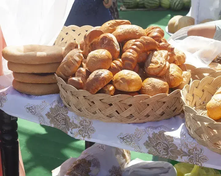 Apulian bread simili sisters
